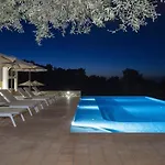 Villa Borsa Secluded Retreat With Sea Views Gym Lefkáda
