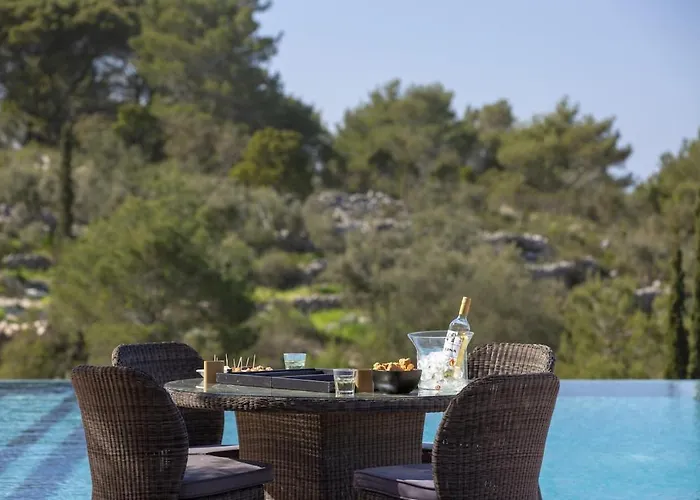 Villa Borsa Secluded Retreat With Sea Views Gym Lefkáda